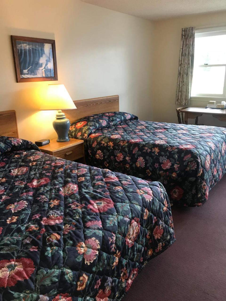 Four Seasons Motor Inn Twin Mountain Екстер'єр фото