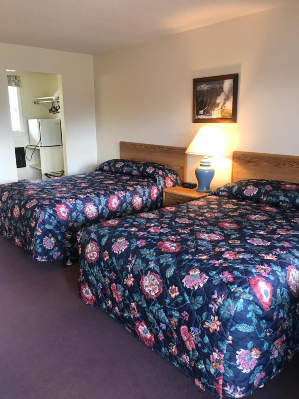 Four Seasons Motor Inn Twin Mountain Екстер'єр фото